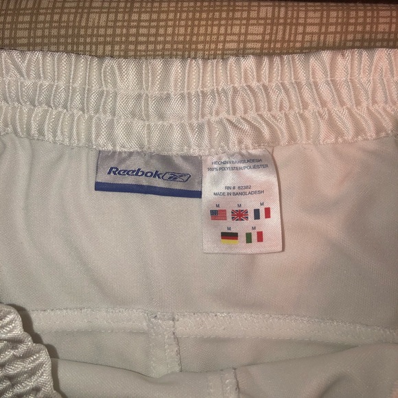 🔴SOLD🔴Reebok White and Pink Athletic Shorts - Picture 7 of 7